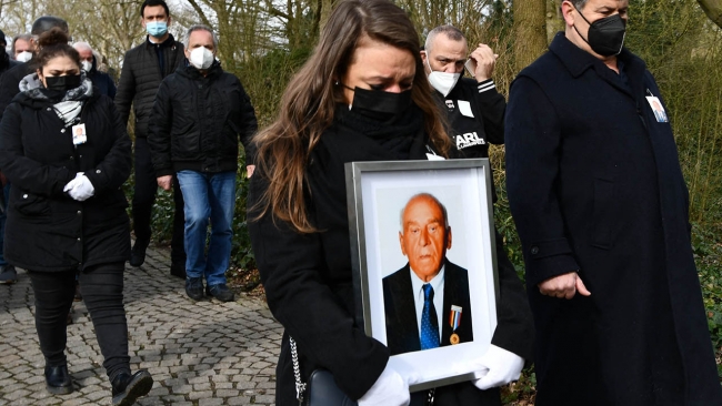 Almanya'da vefat eden Kore Gazisi Türk bayrağıyla son yolculuğuna uğurlandı